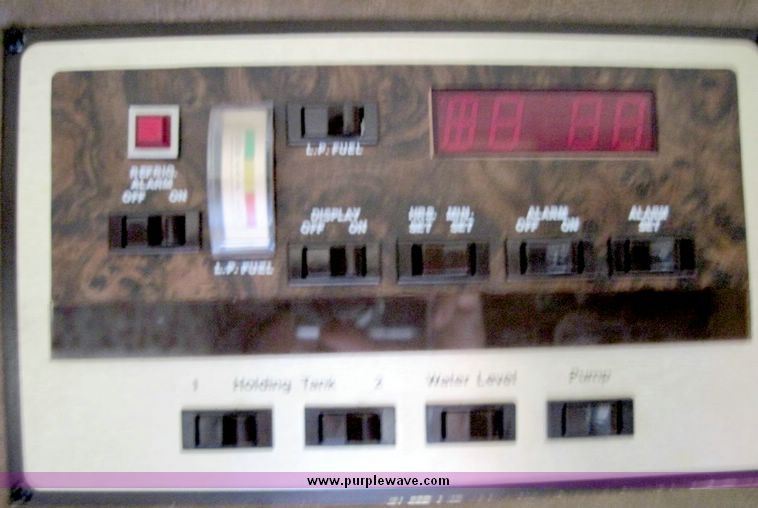 image for item 4404 1980 Winnebago 30' motor home