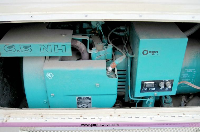 image for item 4404 1980 Winnebago 30' motor home