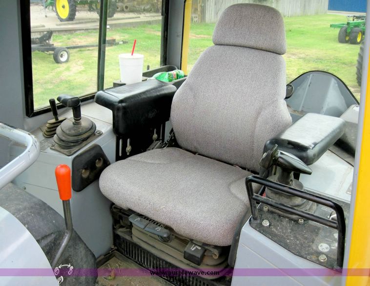 image for item 4405 2003 John Deere 650H LGP dozer