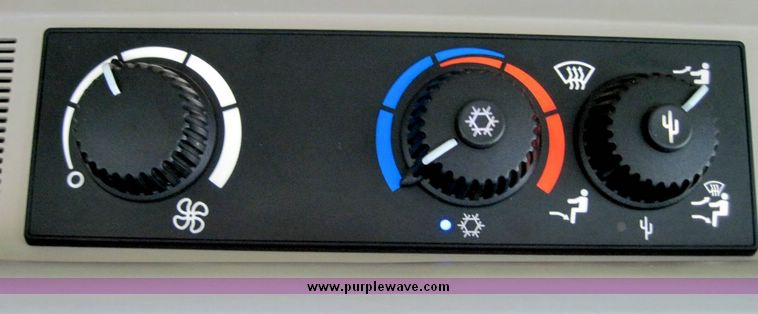 image for item 4417 2009 John Deere 6430 MFWD tractor