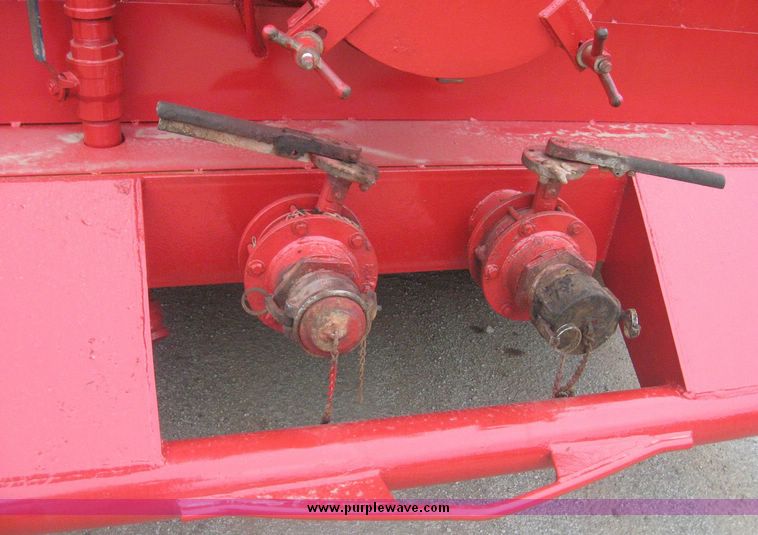 image for item 6698 1992 Peterbilt 378 tandem axle truck with 70 barrel tank