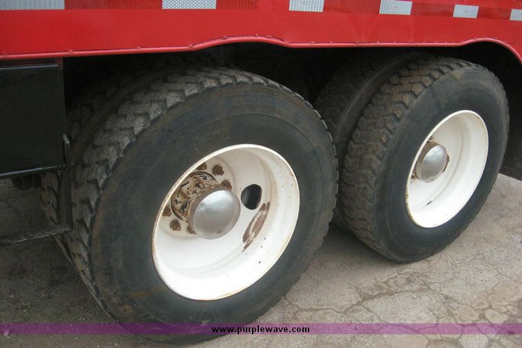 image for item 6698 1992 Peterbilt 378 tandem axle truck with 70 barrel tank