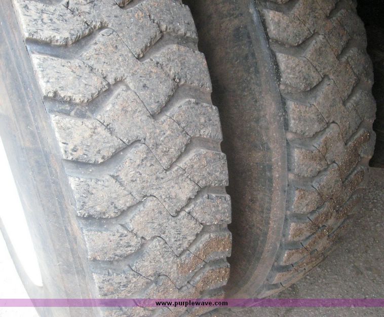 image for item 6698 1992 Peterbilt 378 tandem axle truck with 70 barrel tank