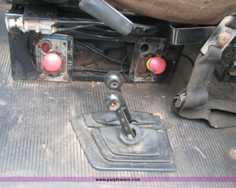 image for item 6698 1992 Peterbilt 378 tandem axle truck with 70 barrel tank