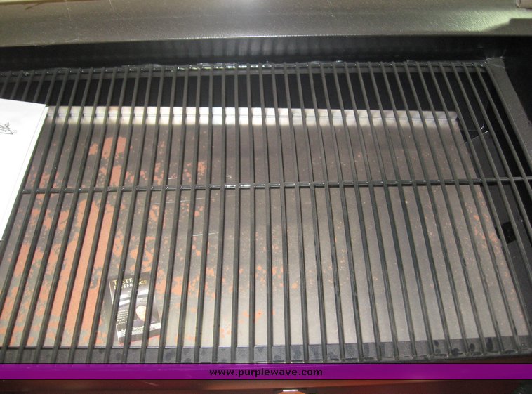 image for item 6702 Traeger wood pellet grill