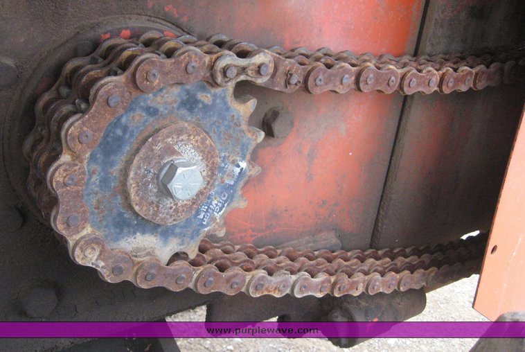 image for item 6721 Ditch Witch R100A trencher