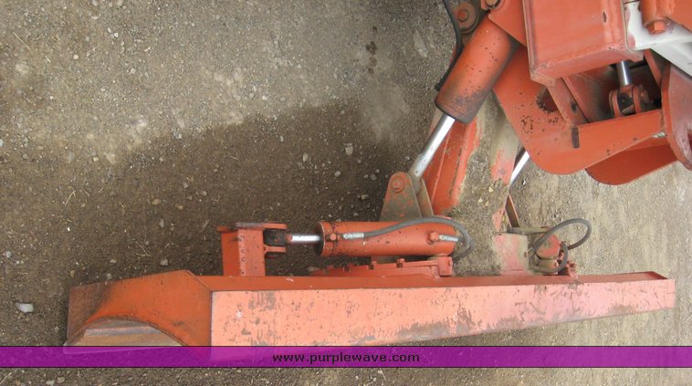 image for item 6721 Ditch Witch R100A trencher