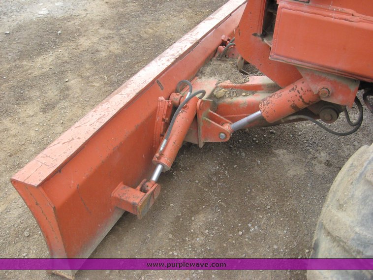 image for item 6721 Ditch Witch R100A trencher