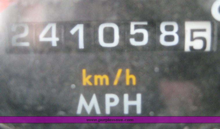 image for item 6723 1993 Freightliner Conventional FLD120 semi truck with sleeper