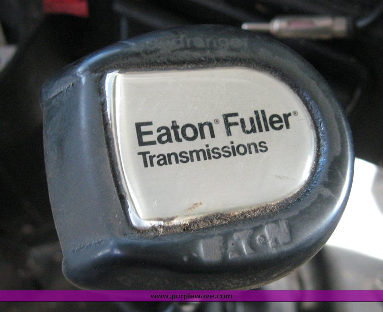 image for item 6723 1993 Freightliner Conventional FLD120 semi truck with sleeper