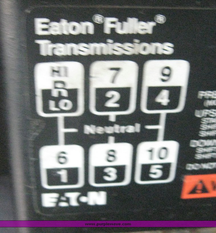 image for item 6723 1993 Freightliner Conventional FLD120 semi truck with sleeper