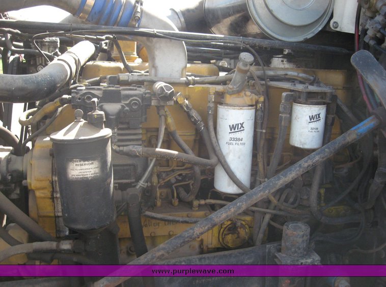 image for item 6723 1993 Freightliner Conventional FLD120 semi truck with sleeper