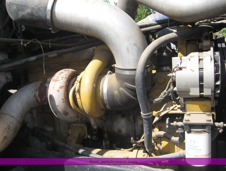 image for item 6723 1993 Freightliner Conventional FLD120 semi truck with sleeper