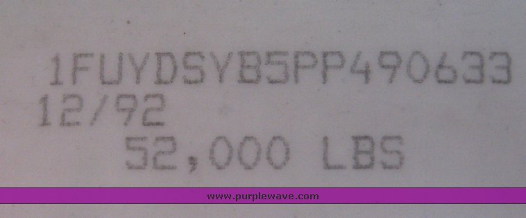 image for item 6723 1993 Freightliner Conventional FLD120 semi truck with sleeper