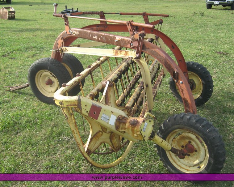image for item 6727 New Holland 258 side delivery rake