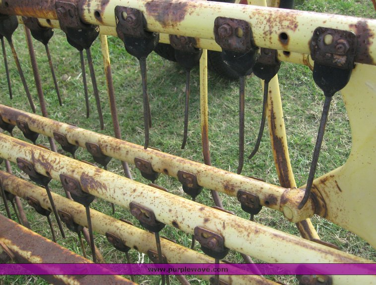 image for item 6727 New Holland 258 side delivery rake