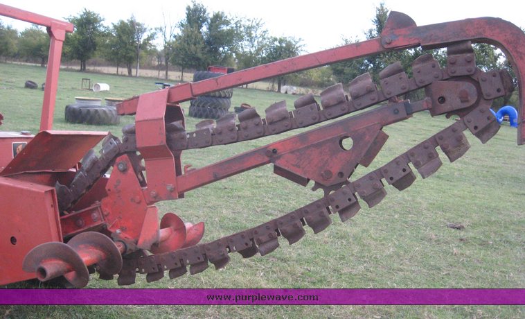 image for item 6745 Ditch Witch R65 trencher