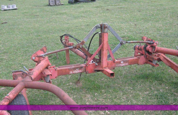 image for item 6746 International 10 wheel rake