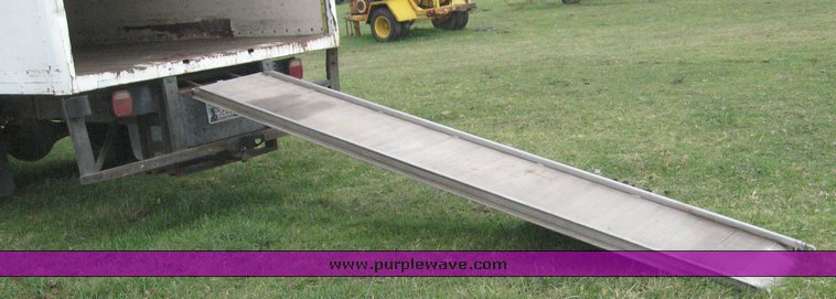 image for item 6747 1985 GMC C6500 box truck