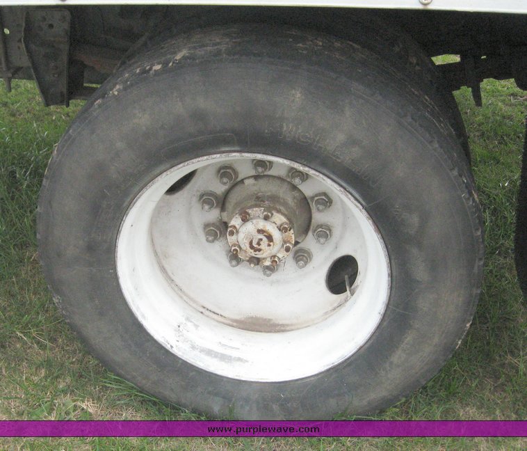 image for item 6747 1985 GMC C6500 box truck