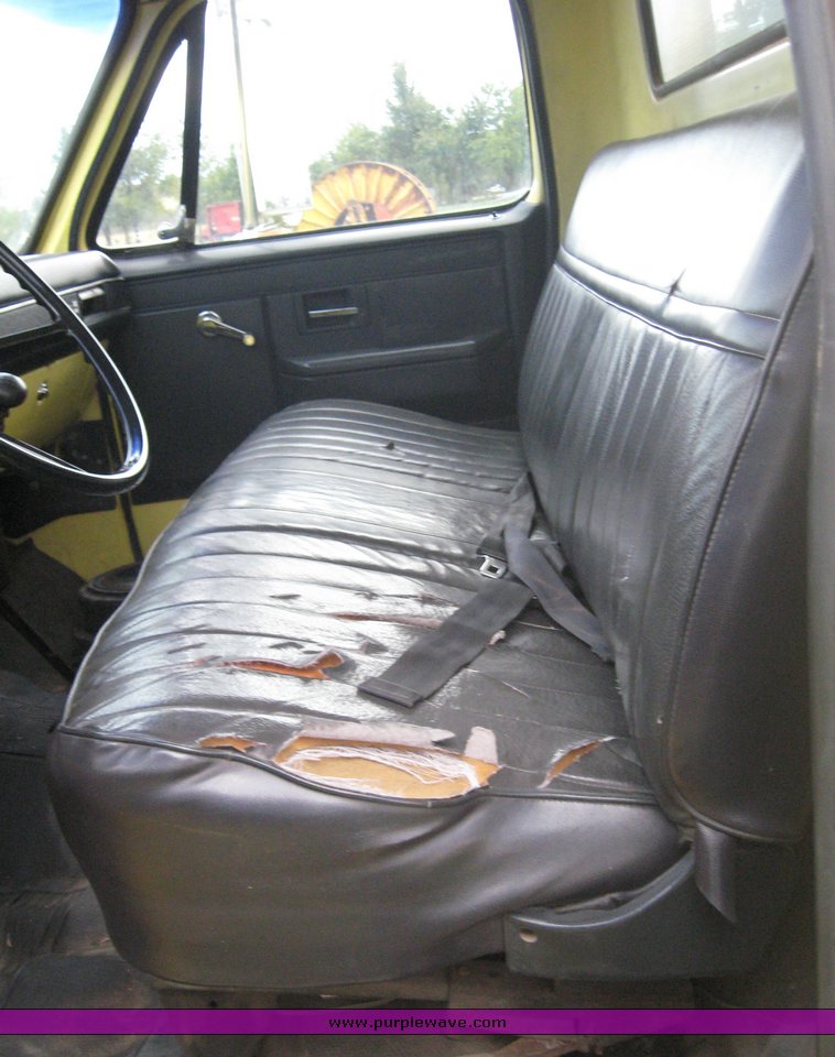 image for item 6747 1985 GMC C6500 box truck