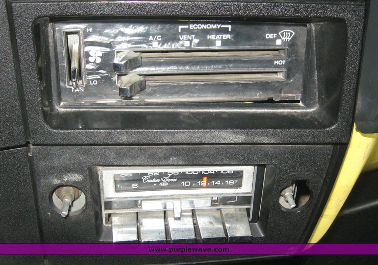 image for item 6747 1985 GMC C6500 box truck