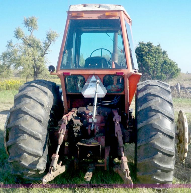 image for item 7527 Allis-Chalmers 7080 tractor