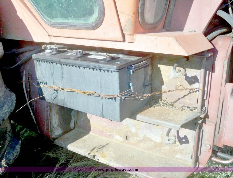 image for item 7527 Allis-Chalmers 7080 tractor