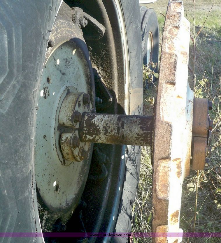 image for item 7527 Allis-Chalmers 7080 tractor