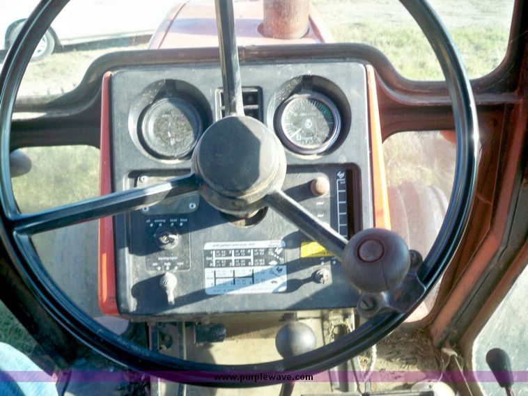 image for item 7527 Allis-Chalmers 7080 tractor