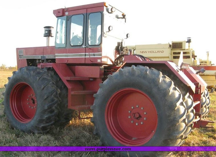 image for item 7530 International 4586 4WD tractor