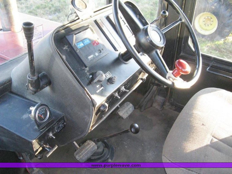 image for item 7530 International 4586 4WD tractor