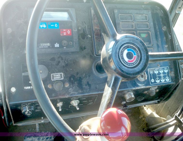 image for item 7530 International 4586 4WD tractor