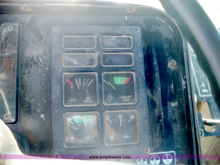 image for item 7530 International 4586 4WD tractor