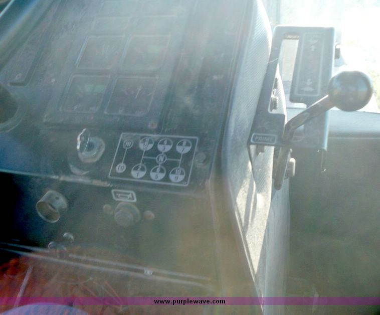 image for item 7530 International 4586 4WD tractor