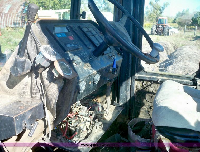 image for item 7532 International 4586 4WD tractor