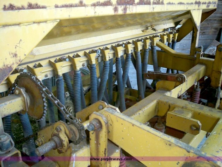 image for item 7534 HayBuster 1000 double disc no till drill