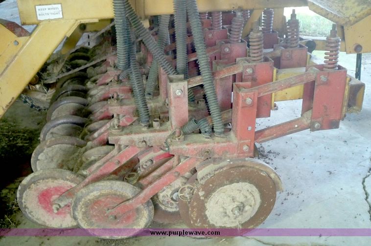 image for item 7534 HayBuster 1000 double disc no till drill