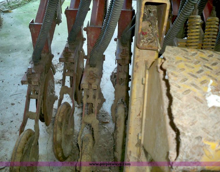 image for item 7534 HayBuster 1000 double disc no till drill