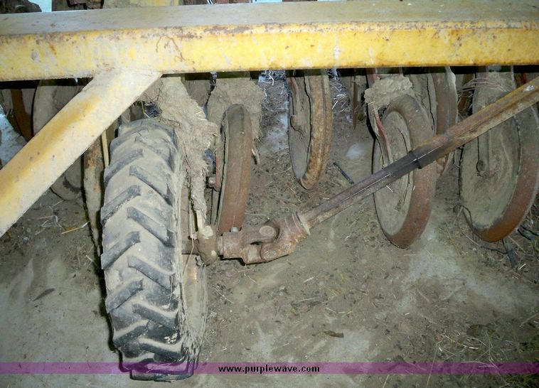 image for item 7534 HayBuster 1000 double disc no till drill