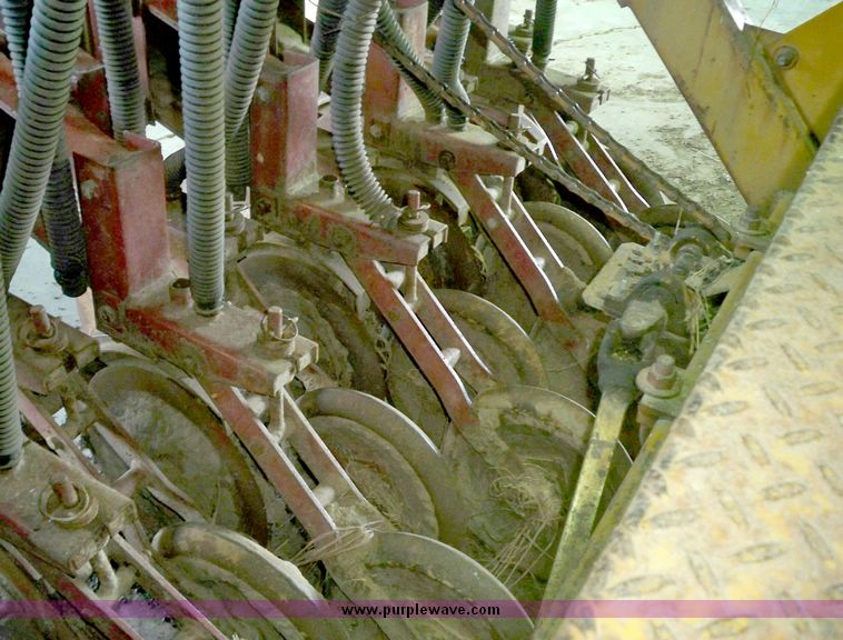 image for item 7534 HayBuster 1000 double disc no till drill