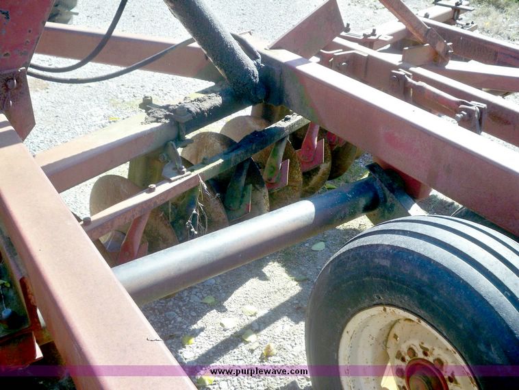 image for item 7537 International Harvester 490 double off set disc