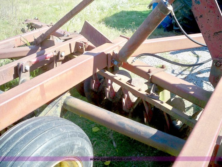 image for item 7537 International Harvester 490 double off set disc