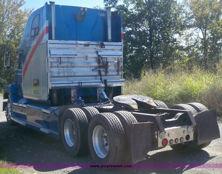 image for item 7539 1996 Mack E7-427 MAC semi with sleeper