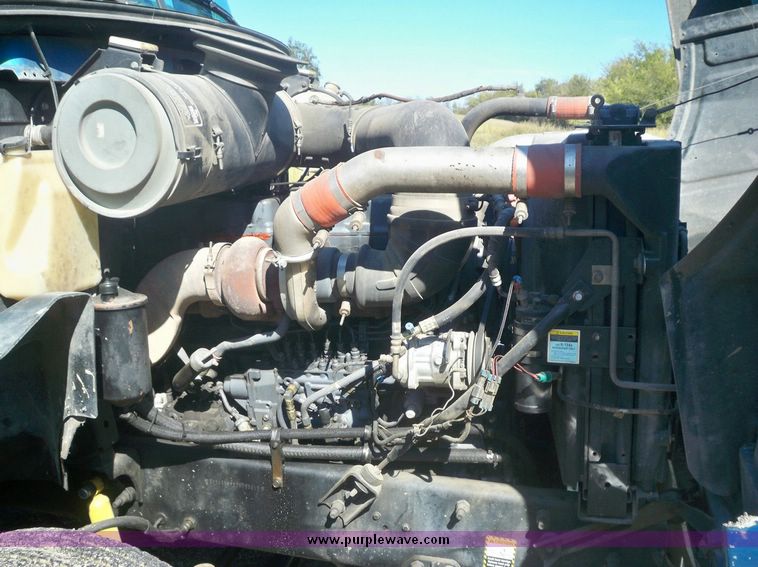 image for item 7539 1996 Mack E7-427 MAC semi with sleeper