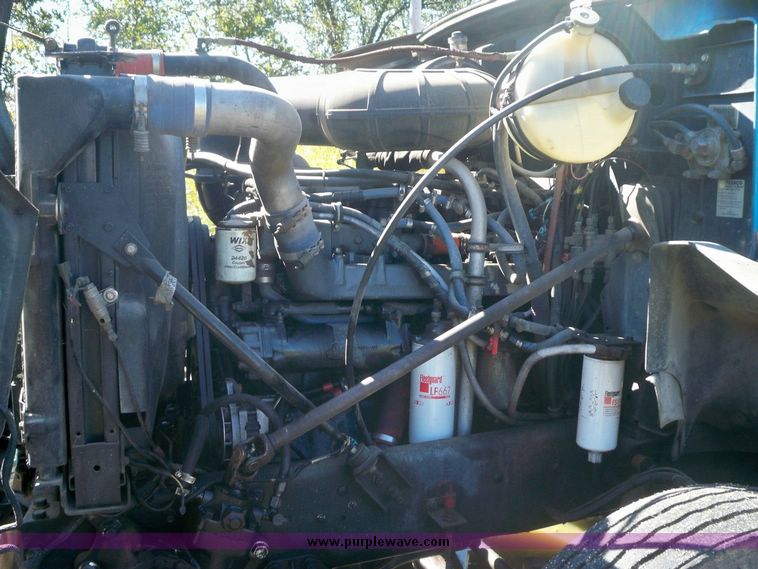 image for item 7539 1996 Mack E7-427 MAC semi with sleeper