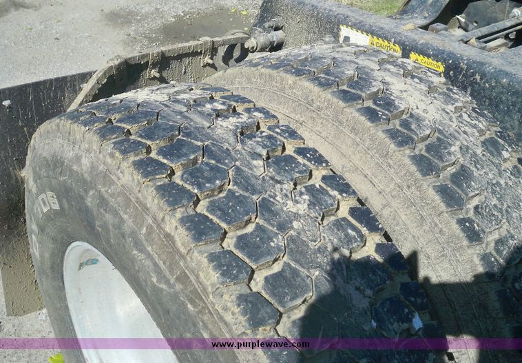 image for item 7539 1996 Mack E7-427 MAC semi with sleeper