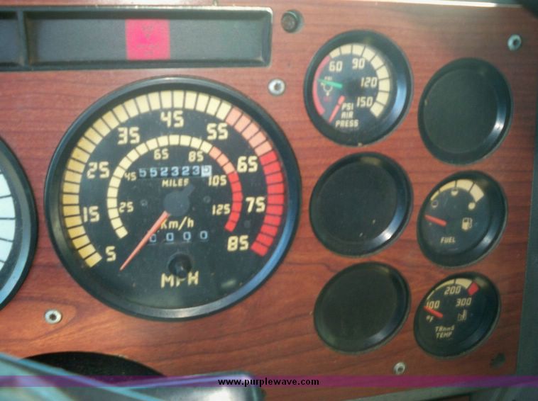 image for item 7539 1996 Mack E7-427 MAC semi with sleeper