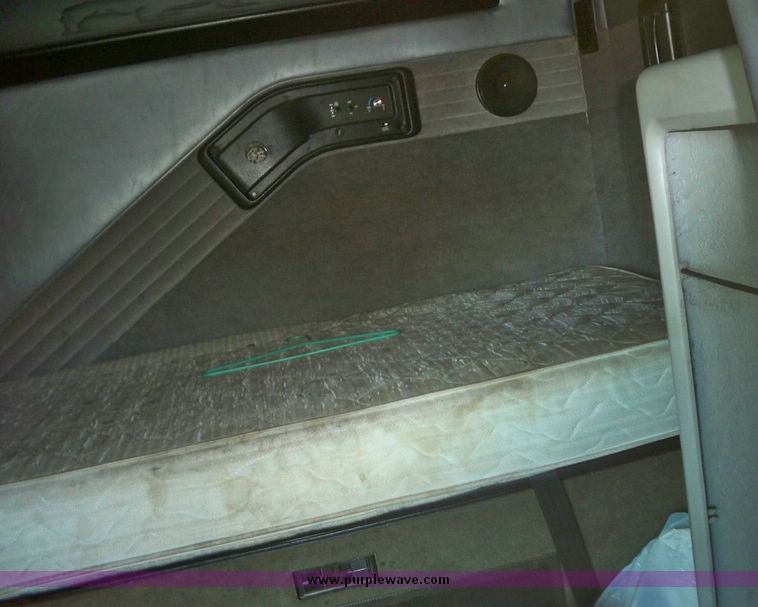 image for item 7539 1996 Mack E7-427 MAC semi with sleeper