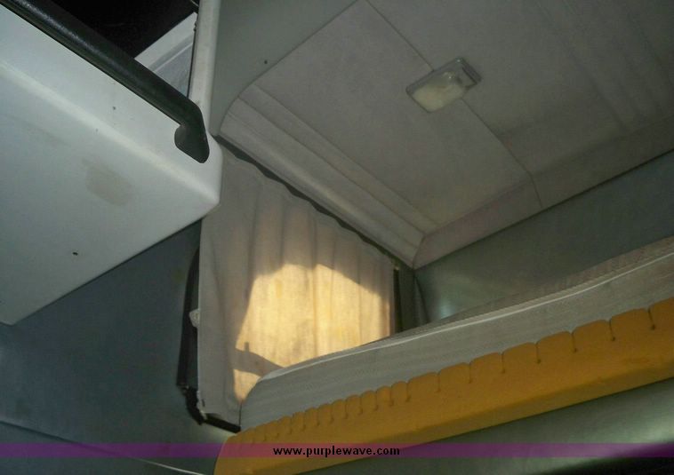 image for item 7539 1996 Mack E7-427 MAC semi with sleeper